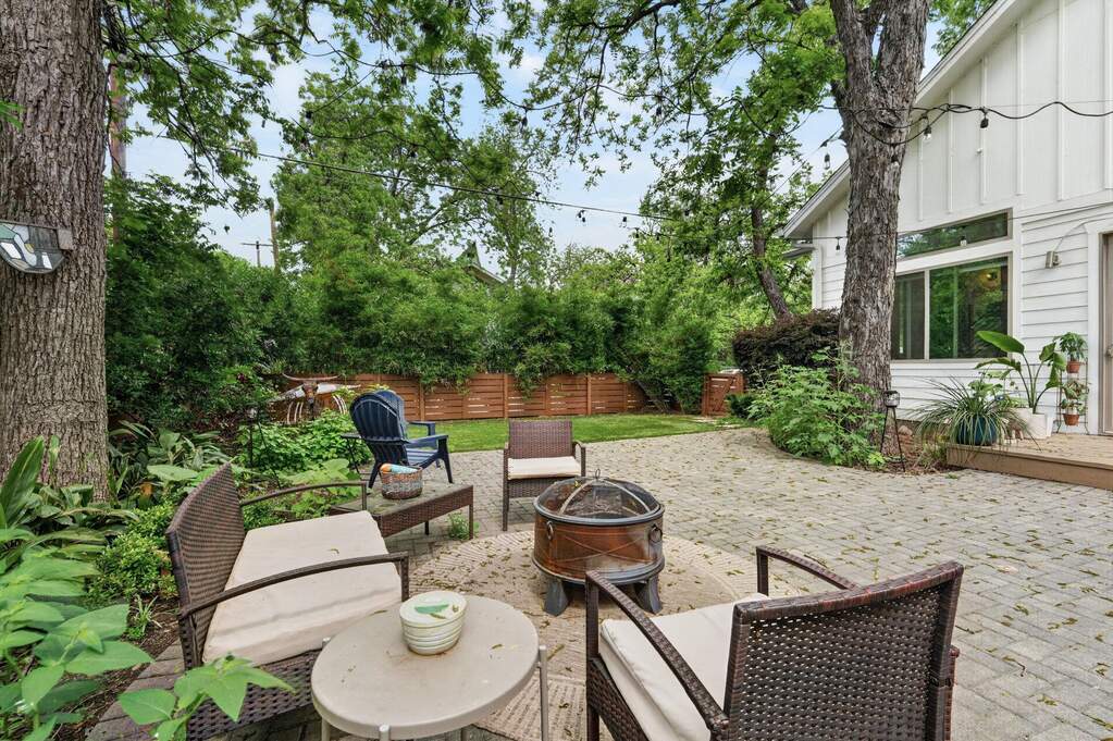 2 Bedroom Single Family Home/House's Image 3