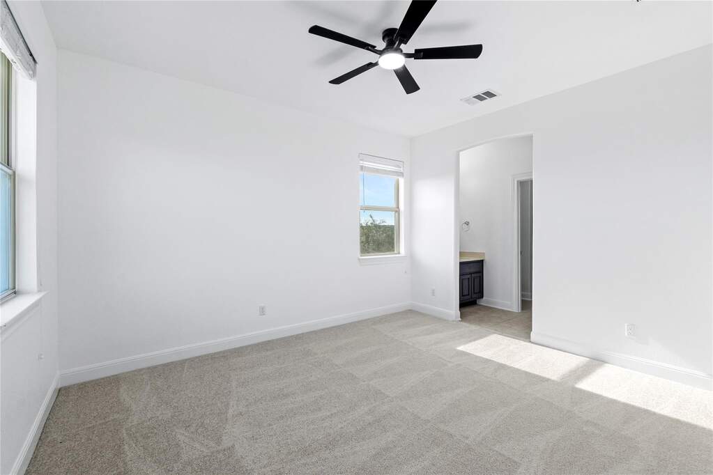 4 Bedroom Single Family Home/House's Image 16