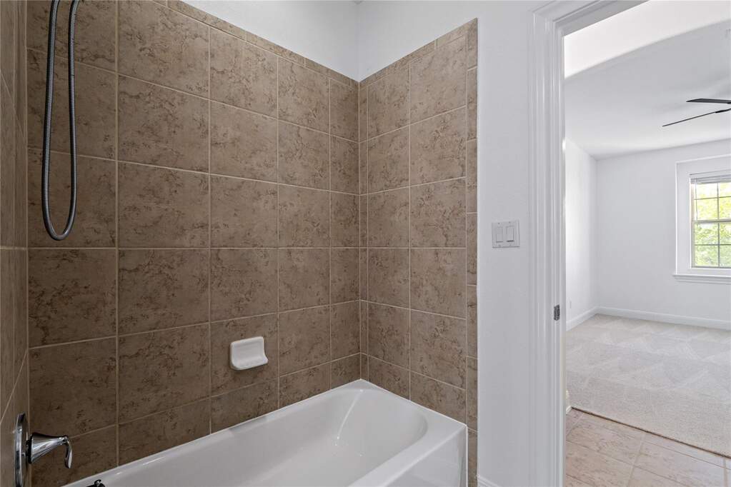 4 Bedroom Single Family Home/House's Image 18