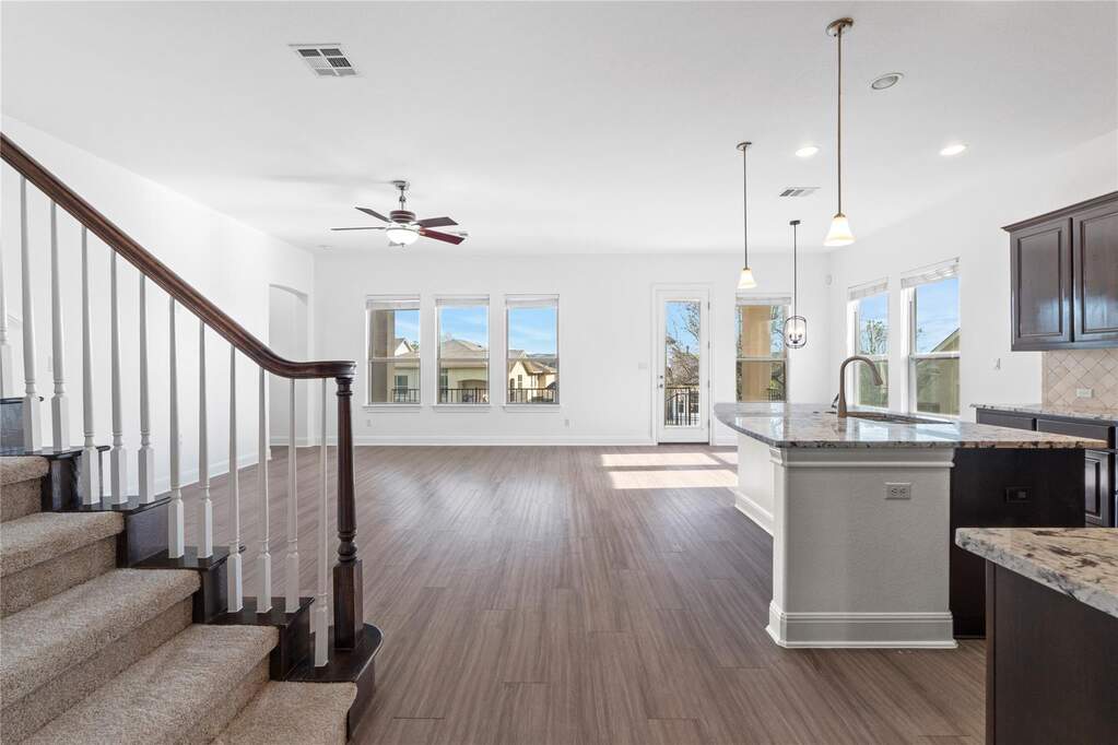 4 Bedroom Single Family Home/House's Image 3