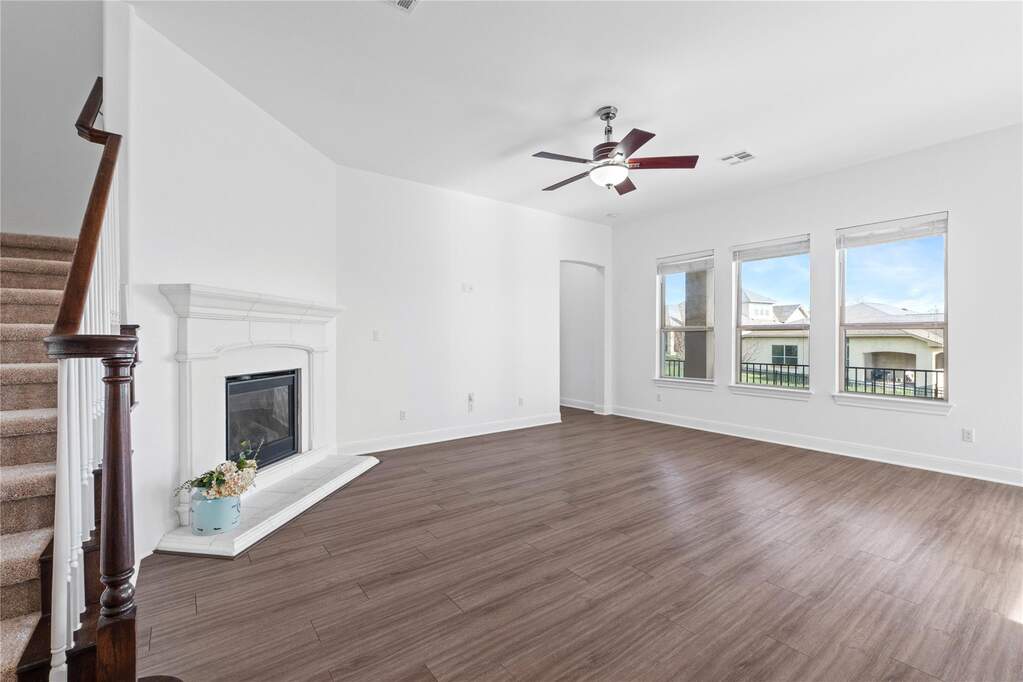 4 Bedroom Single Family Home/House's Image 4