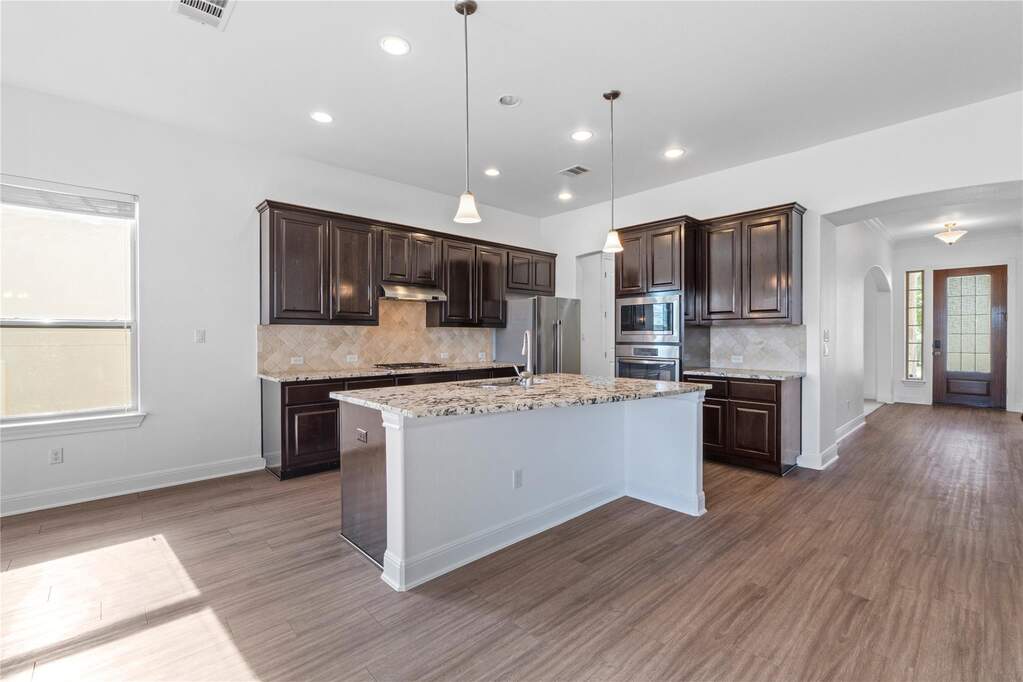 4 Bedroom Single Family Home/House's Image 5