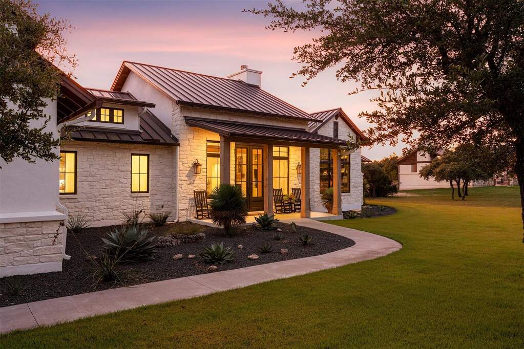 4 Bedroom Single Family Home/House's Image 7