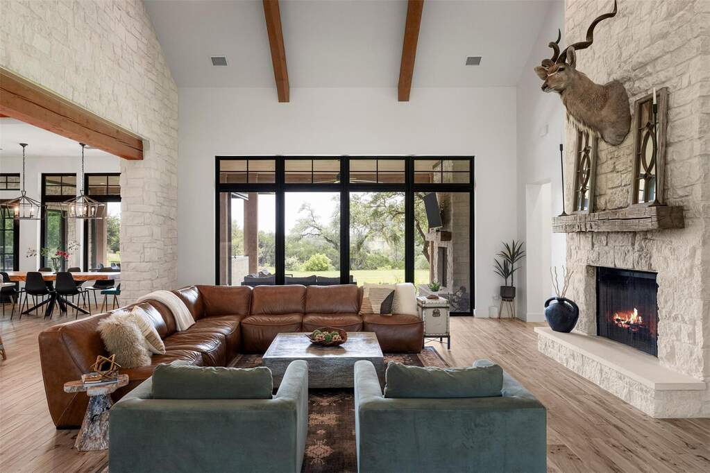 4 Bedroom Single Family Home/House's Image 8