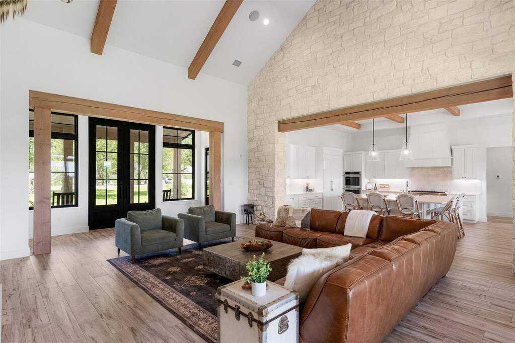 4 Bedroom Single Family Home/House's Image 9
