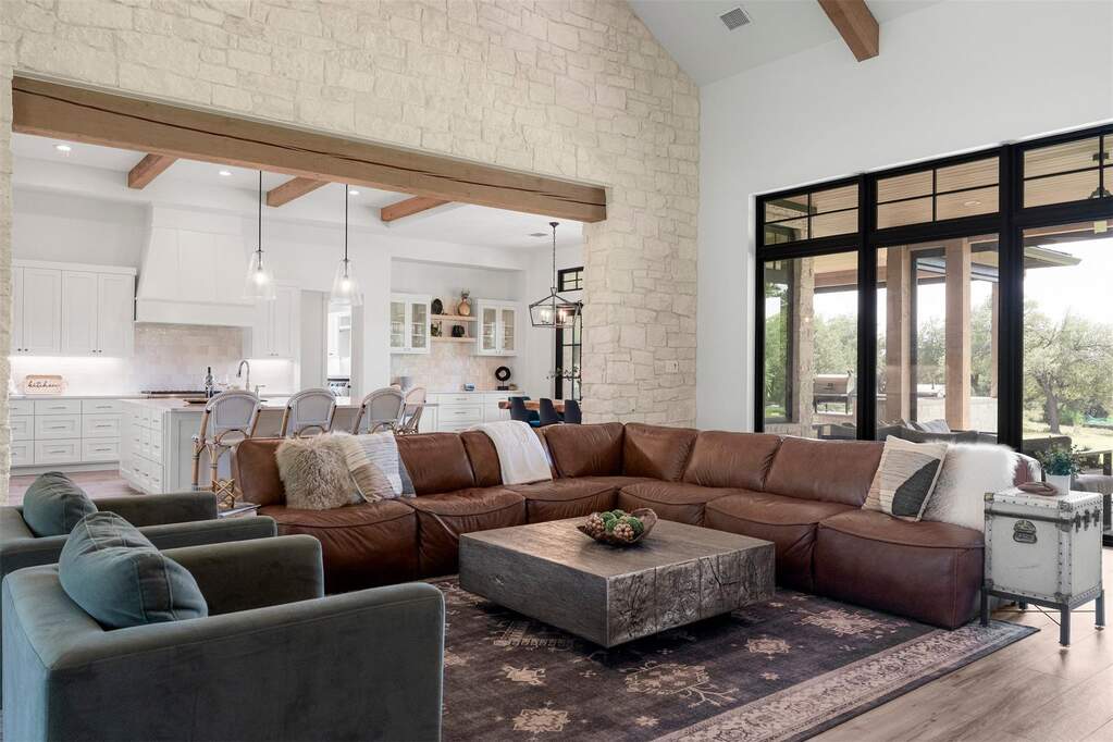 4 Bedroom Single Family Home/House's Image 10