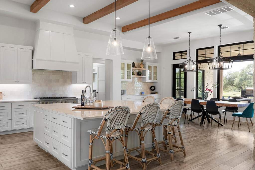 4 Bedroom Single Family Home/House's Image 12