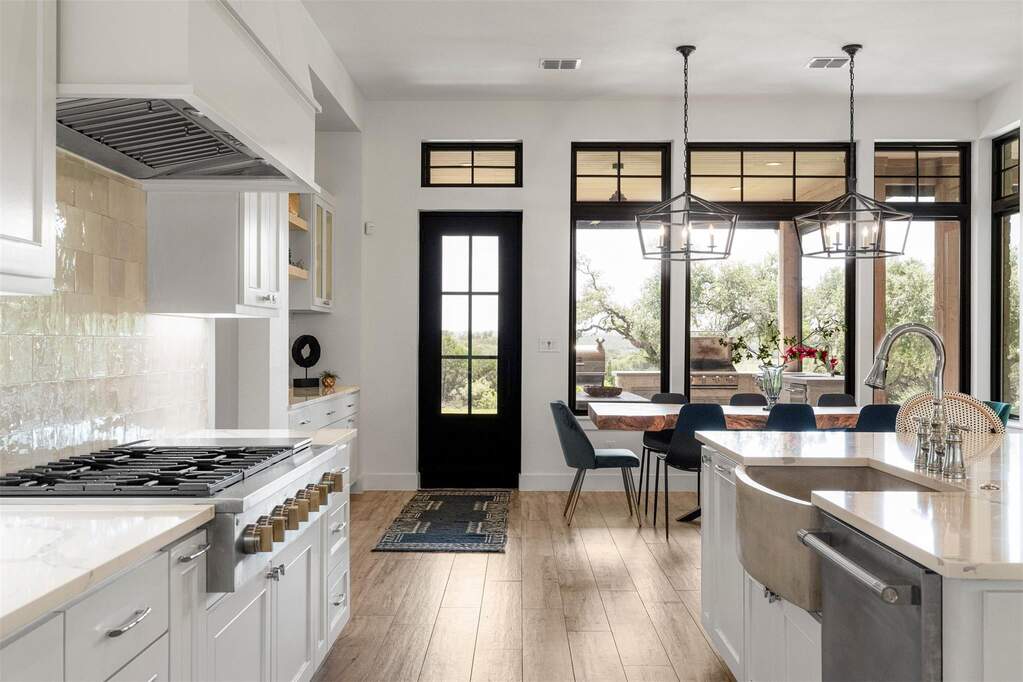 4 Bedroom Single Family Home/House's Image 15