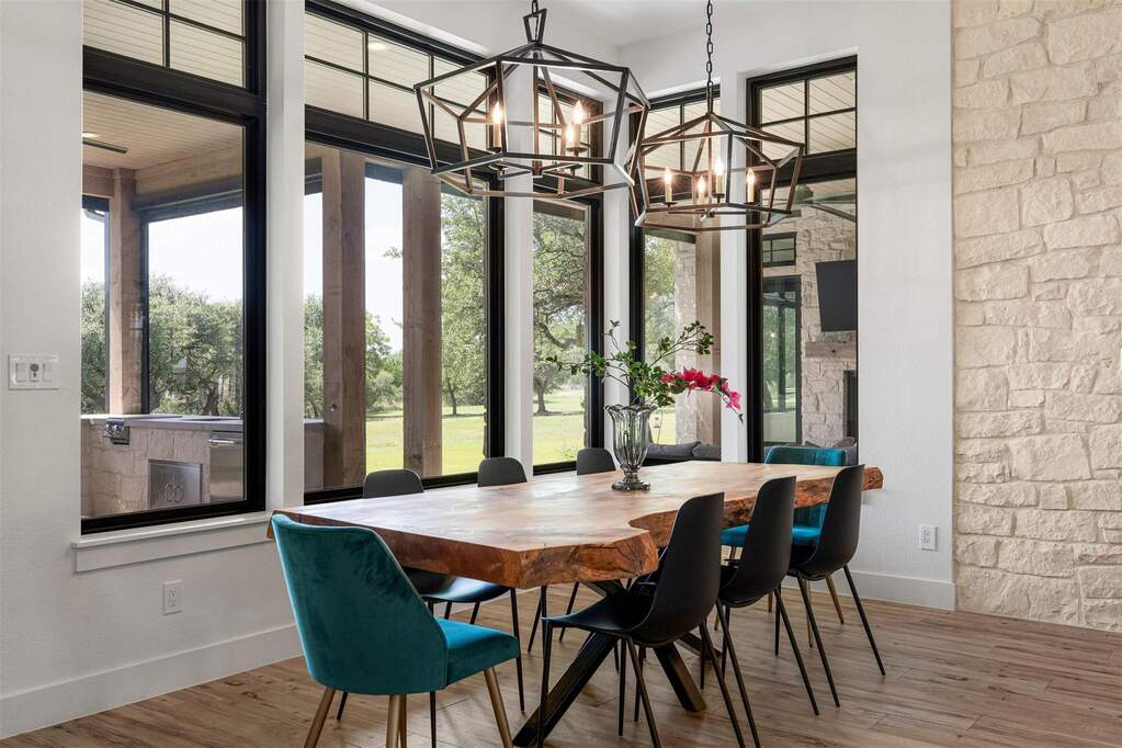 4 Bedroom Single Family Home/House's Image 17