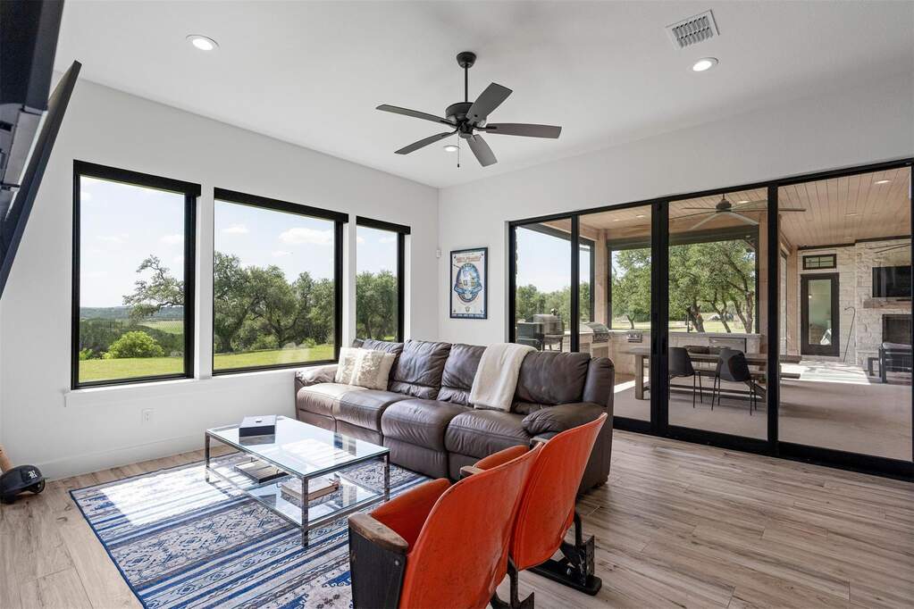 4 Bedroom Single Family Home/House's Image 25