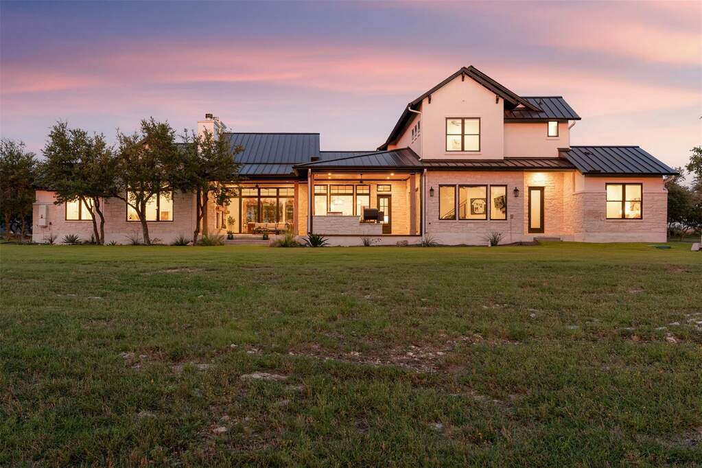 4 Bedroom Single Family Home/House's Image 36