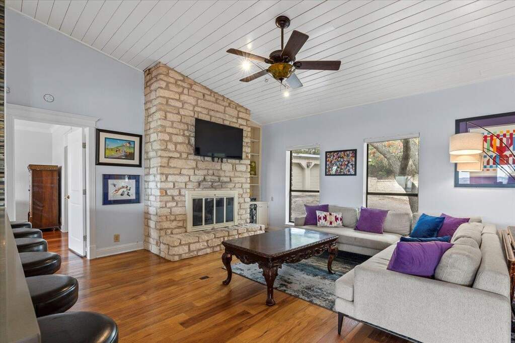 5 Bedroom Single Family Home/House's Image 20