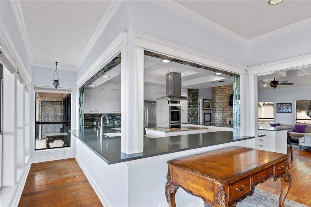 5 Bedroom Single Family Home/House's Image 21