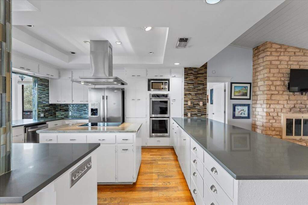 5 Bedroom Single Family Home/House's Image 23