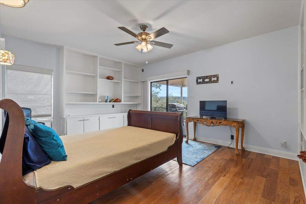 5 Bedroom Single Family Home/House's Image 27
