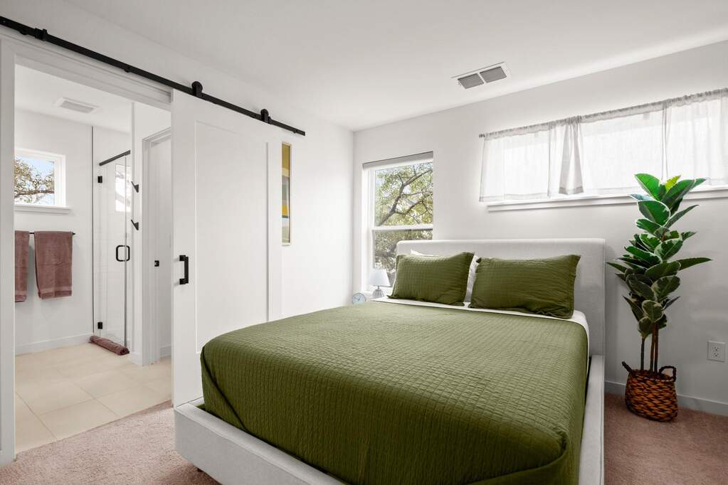 2 Bedroom Single Family Home/House's Image 8