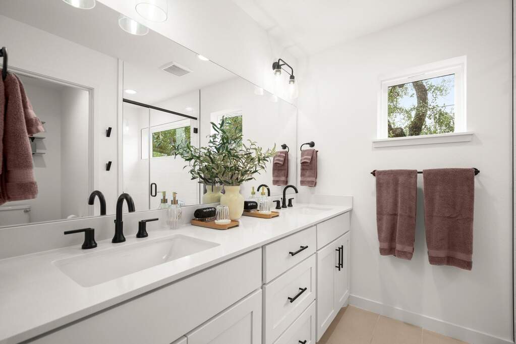 2 Bedroom Single Family Home/House's Image 5