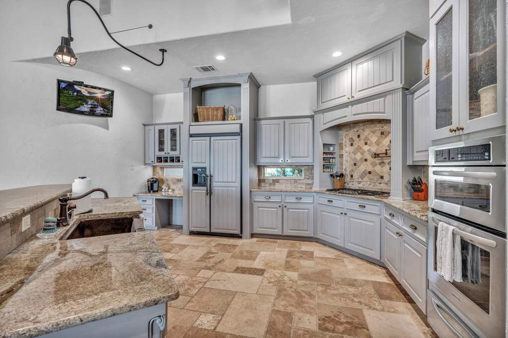 4 Bedroom Single Family Home/House's Image 10