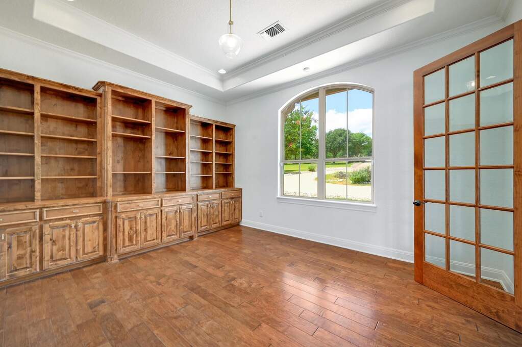 4 Bedroom Single Family Home/House's Image 13