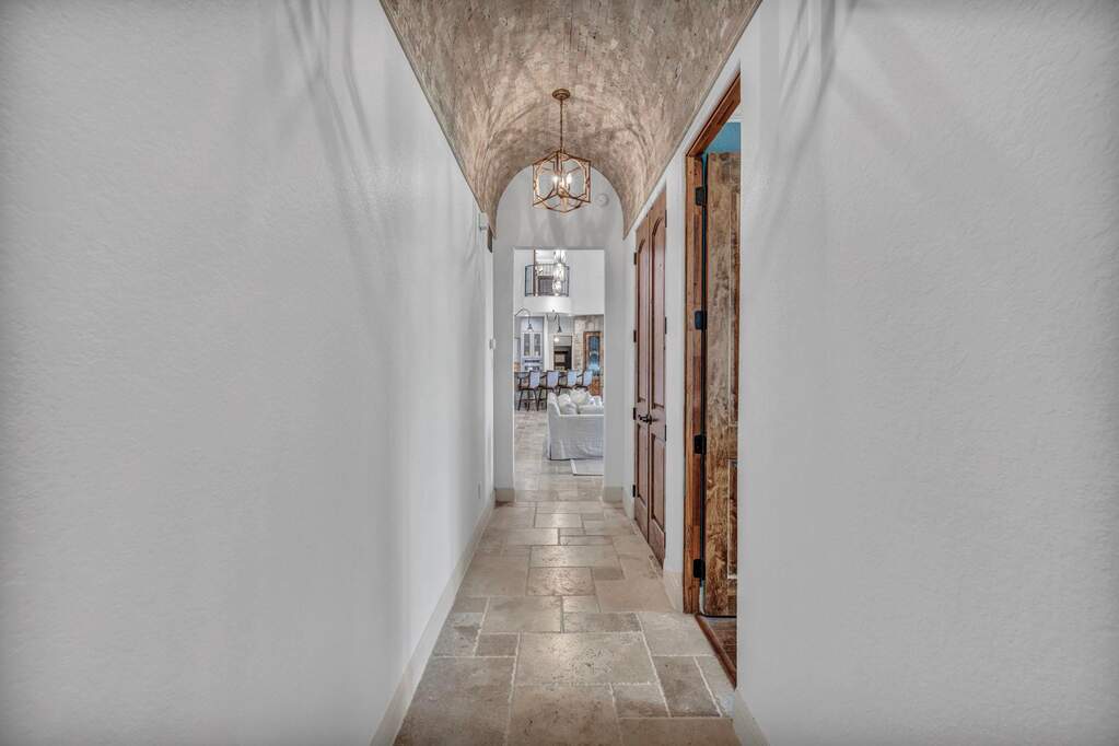 4 Bedroom Single Family Home/House's Image 15