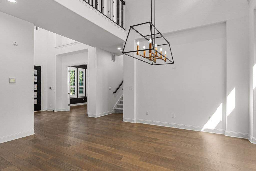 5 Bedroom Single Family Home/House's Image 7
