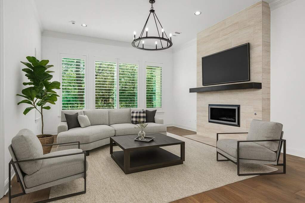 5 Bedroom Single Family Home/House's Image 10