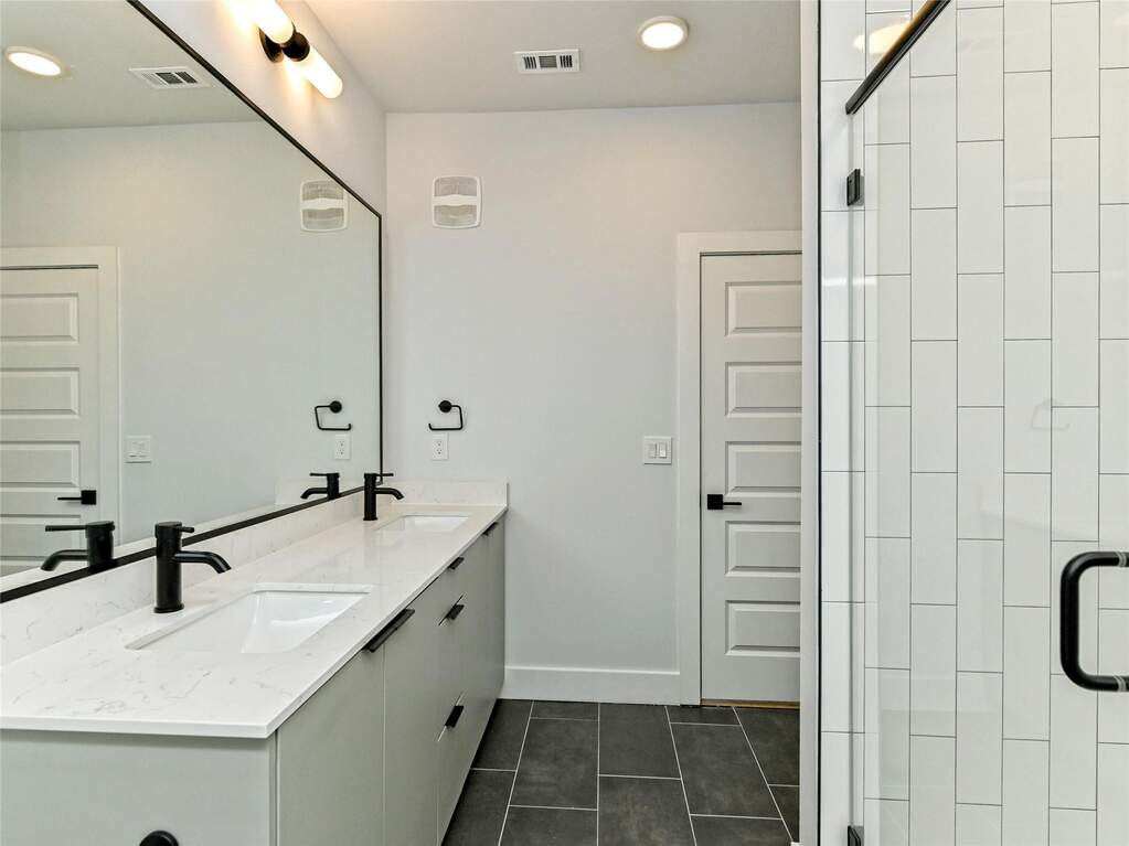 2 Bedroom Apartment/Flat's Image 5