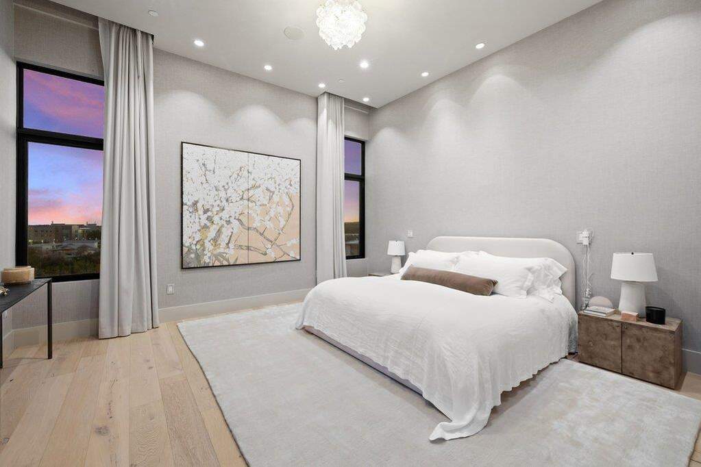 4 Bedroom Single Family Home/House's Image 13