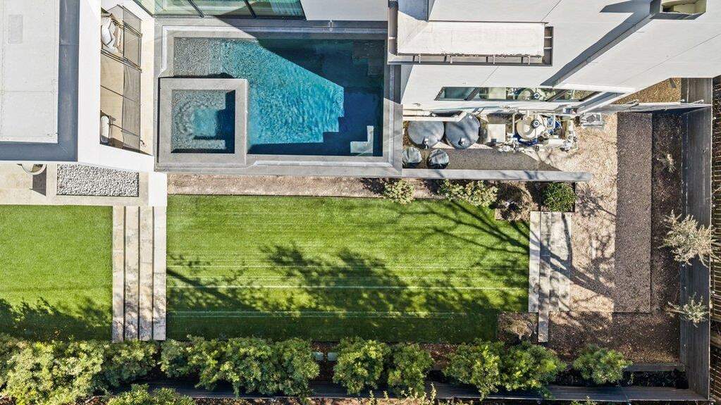 4 Bedroom Single Family Home/House's Image 30