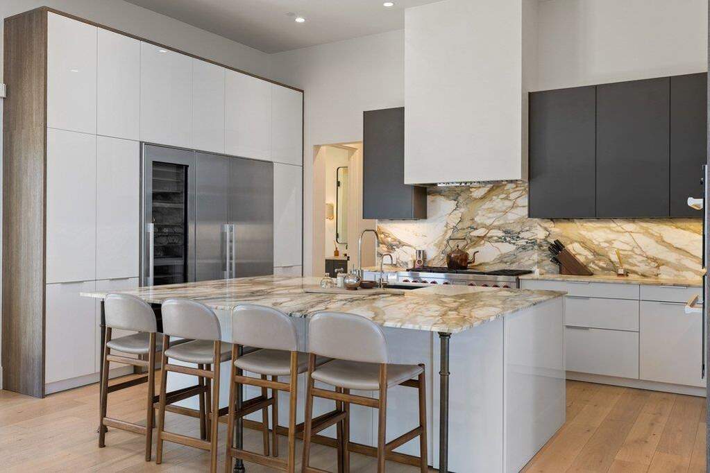 4 Bedroom Single Family Home/House's Image 6