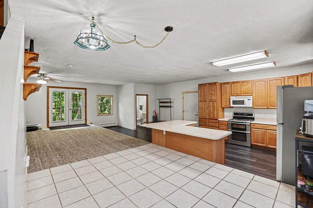 4 Bedroom Single Family Home/House's Image 7