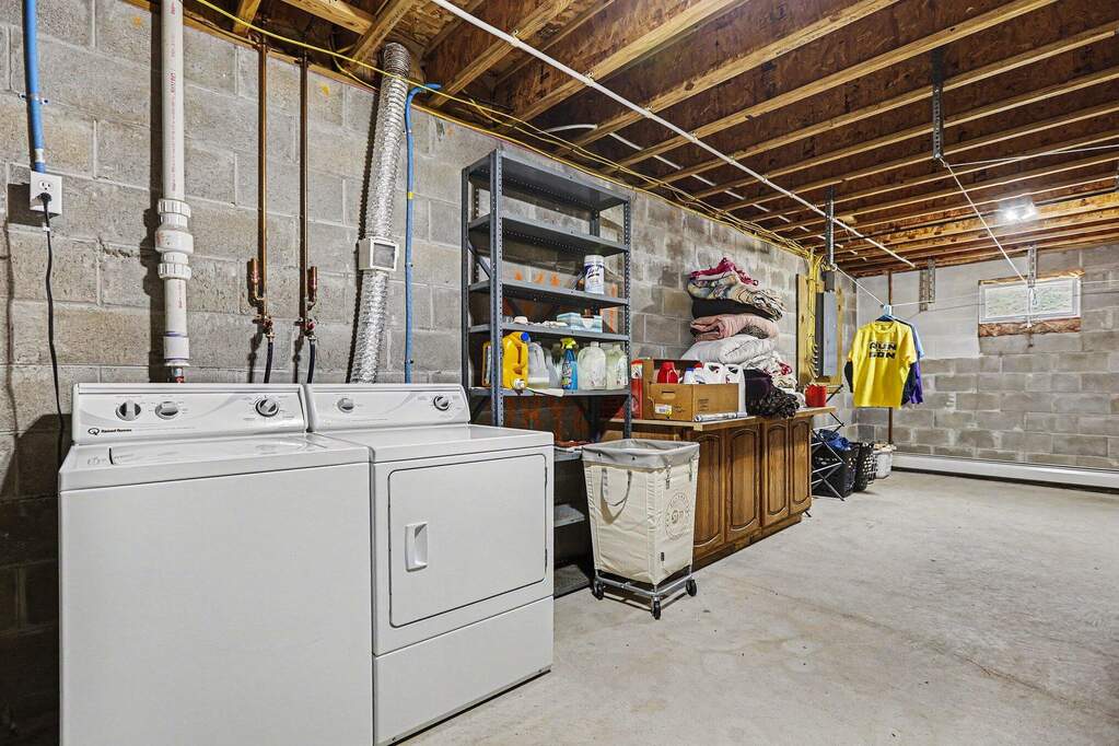 4 Bedroom Single Family Home/House's Image 22